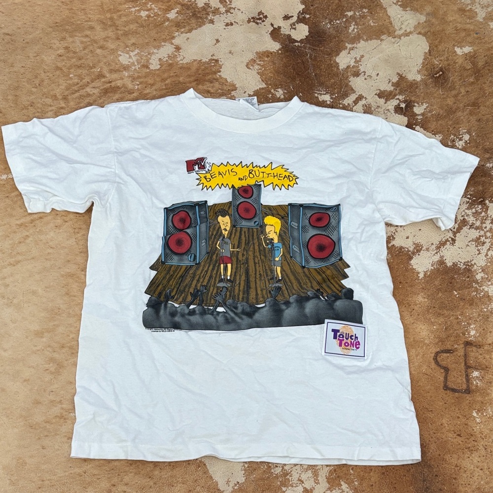 Vintage 1997 Beavis and Butt-Head graphic t-shirt with Touch Tone. Size L.